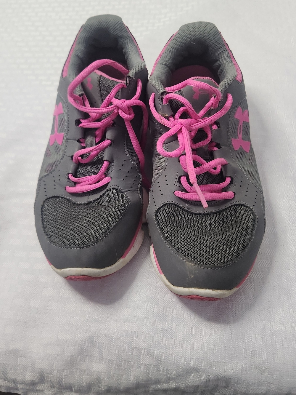 Under Armour Women's Gray & Pink Lightweight Running Shoes